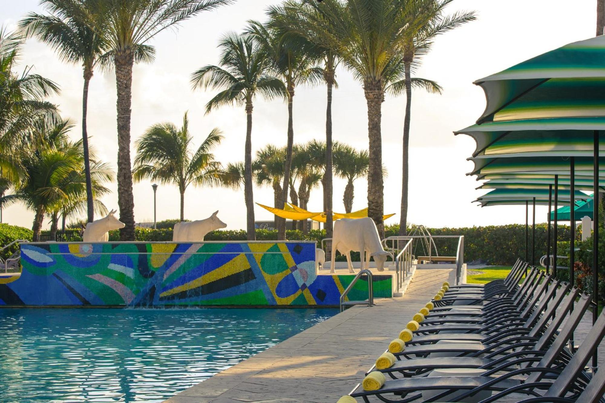 Kimpton Surfcomber Hotel By Ihg Miami Beach Exteriér fotografie