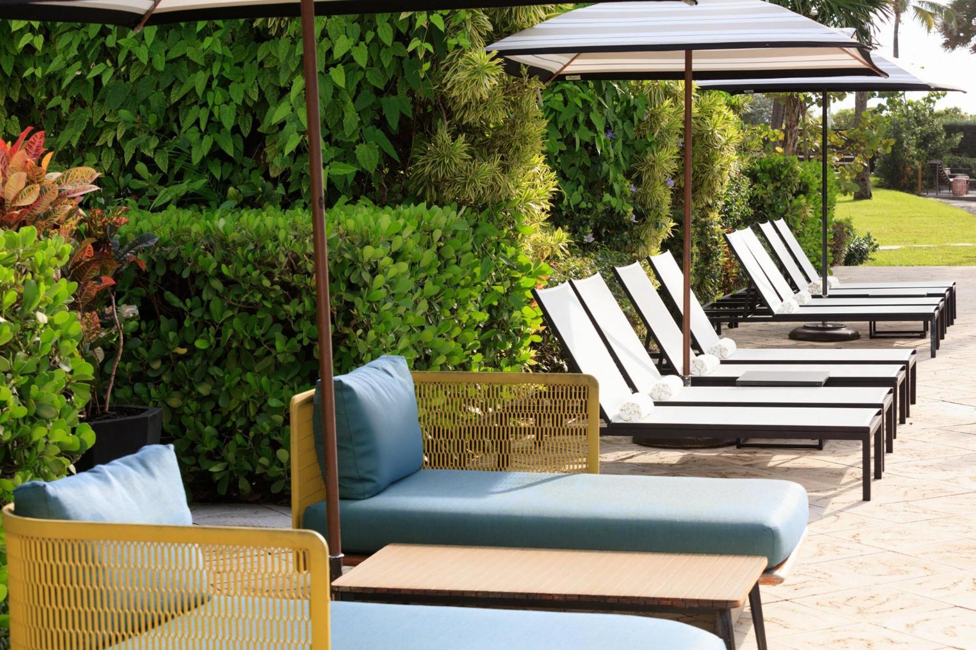 Kimpton Surfcomber Hotel By Ihg Miami Beach Exteriér fotografie